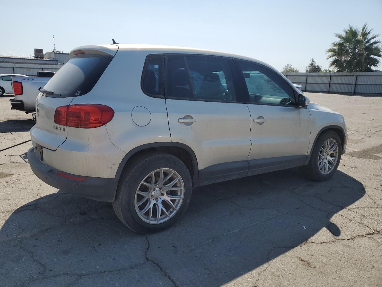 2013 Volkswagen Tiguan S - Image 3
