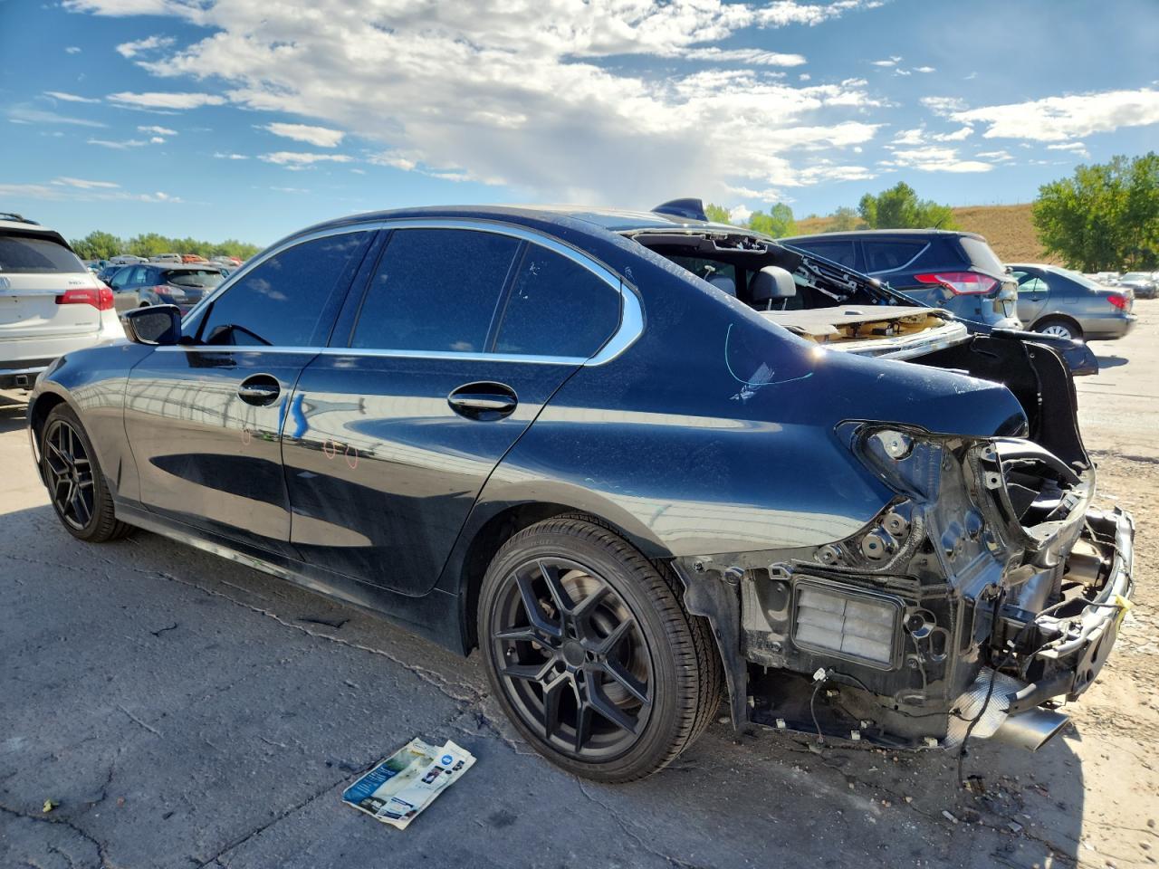 2021 BMW 330Xi - Фото 2