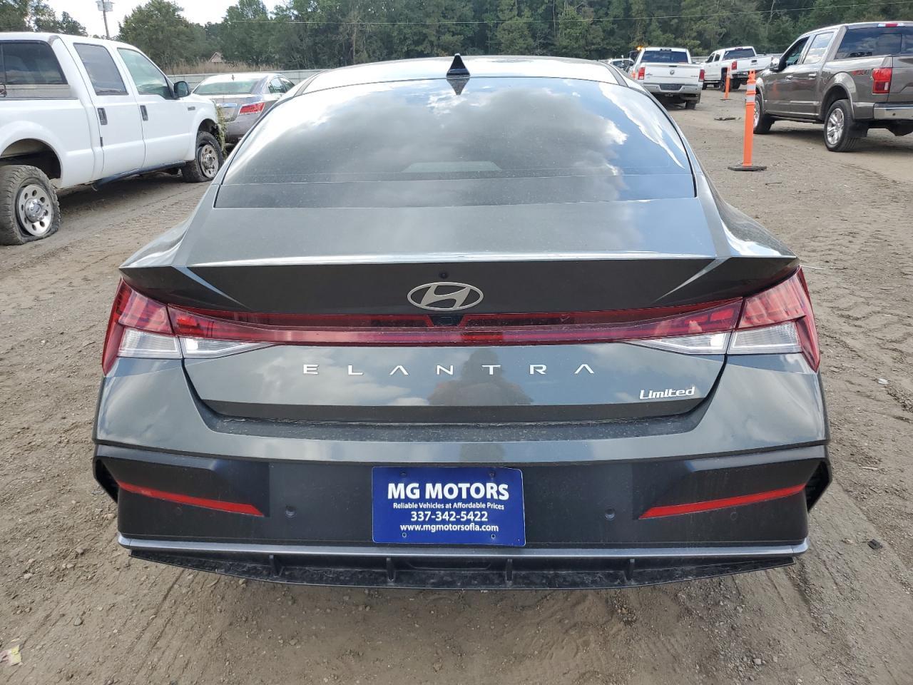 2024 Hyundai Elantra Limited - Image 6