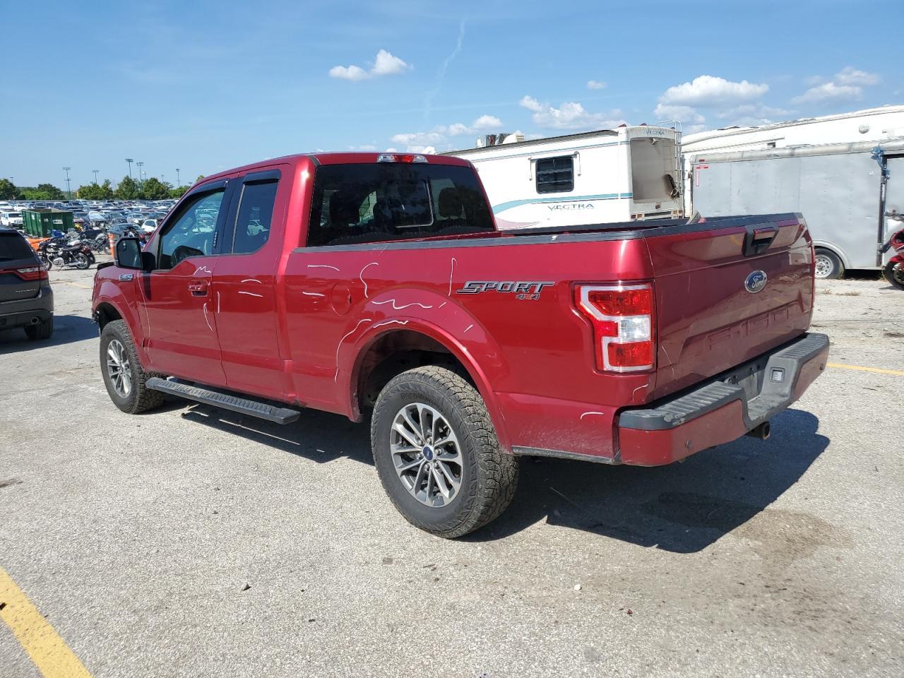 2018 Ford F150 Super Cab - Фото 2