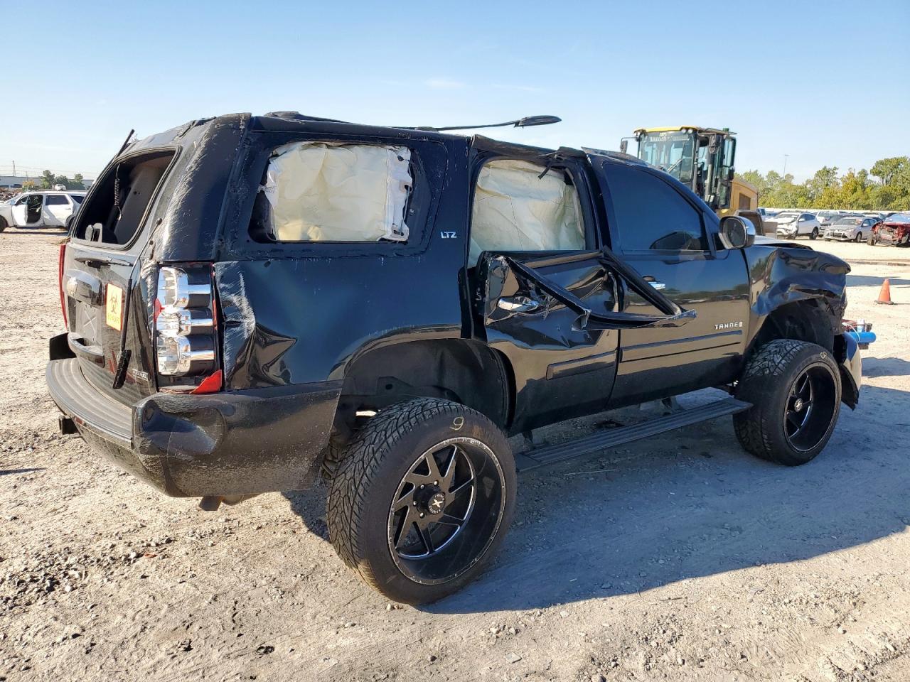 2008 Chevrolet Tahoe C1500 - Фото 3
