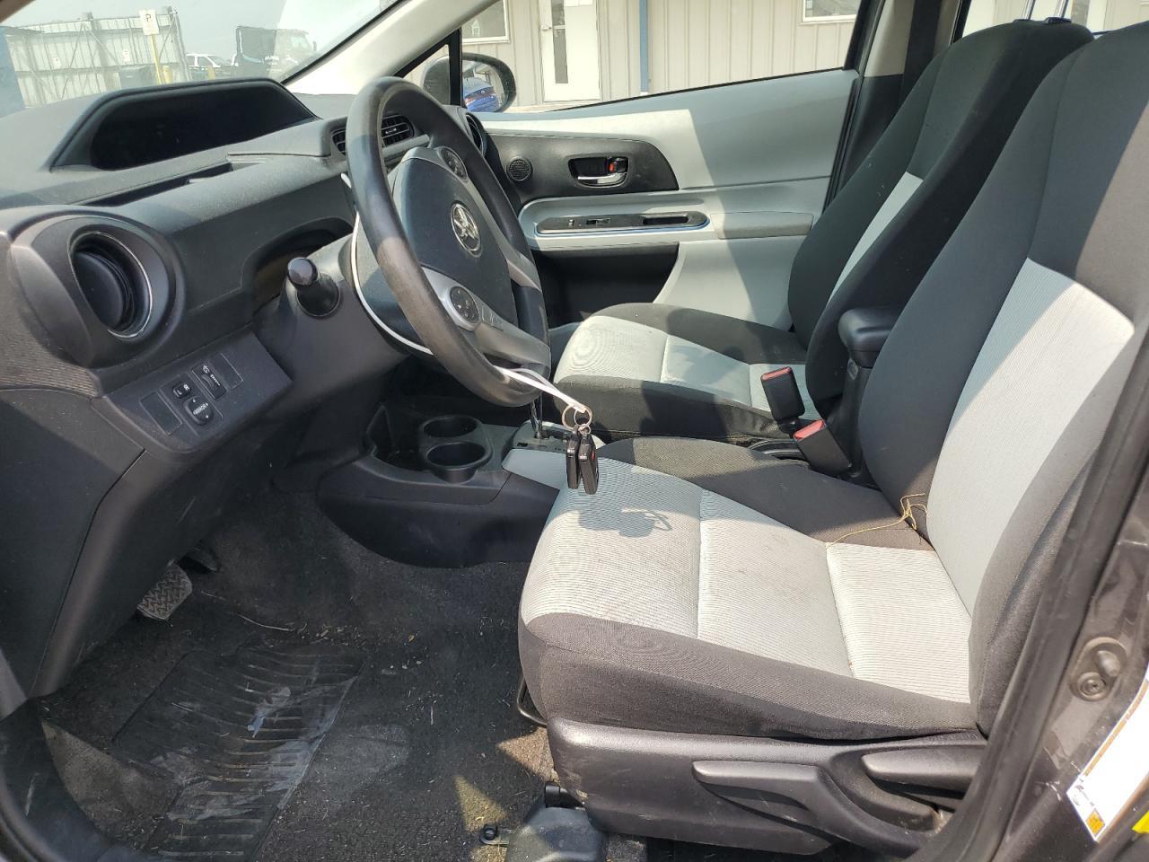 2013 Toyota Prius C - Фото 7