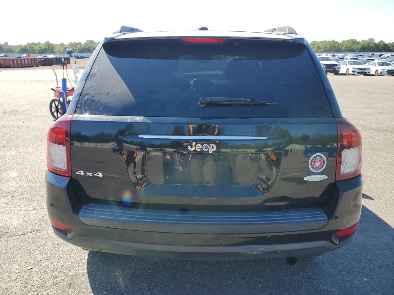 2017 Jeep Compass Latitude - Image 6