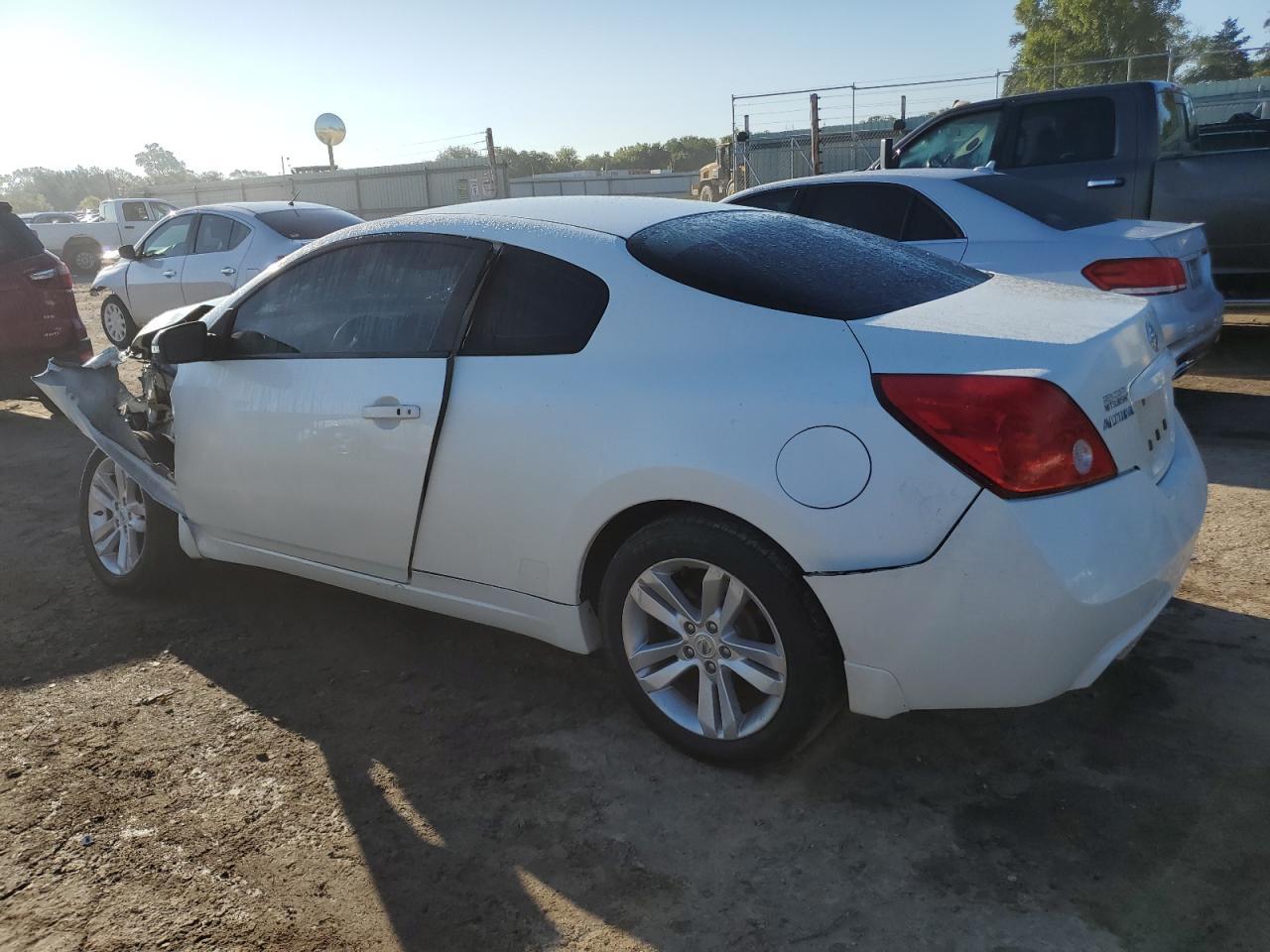 2013 Nissan Altima S - Фото 2