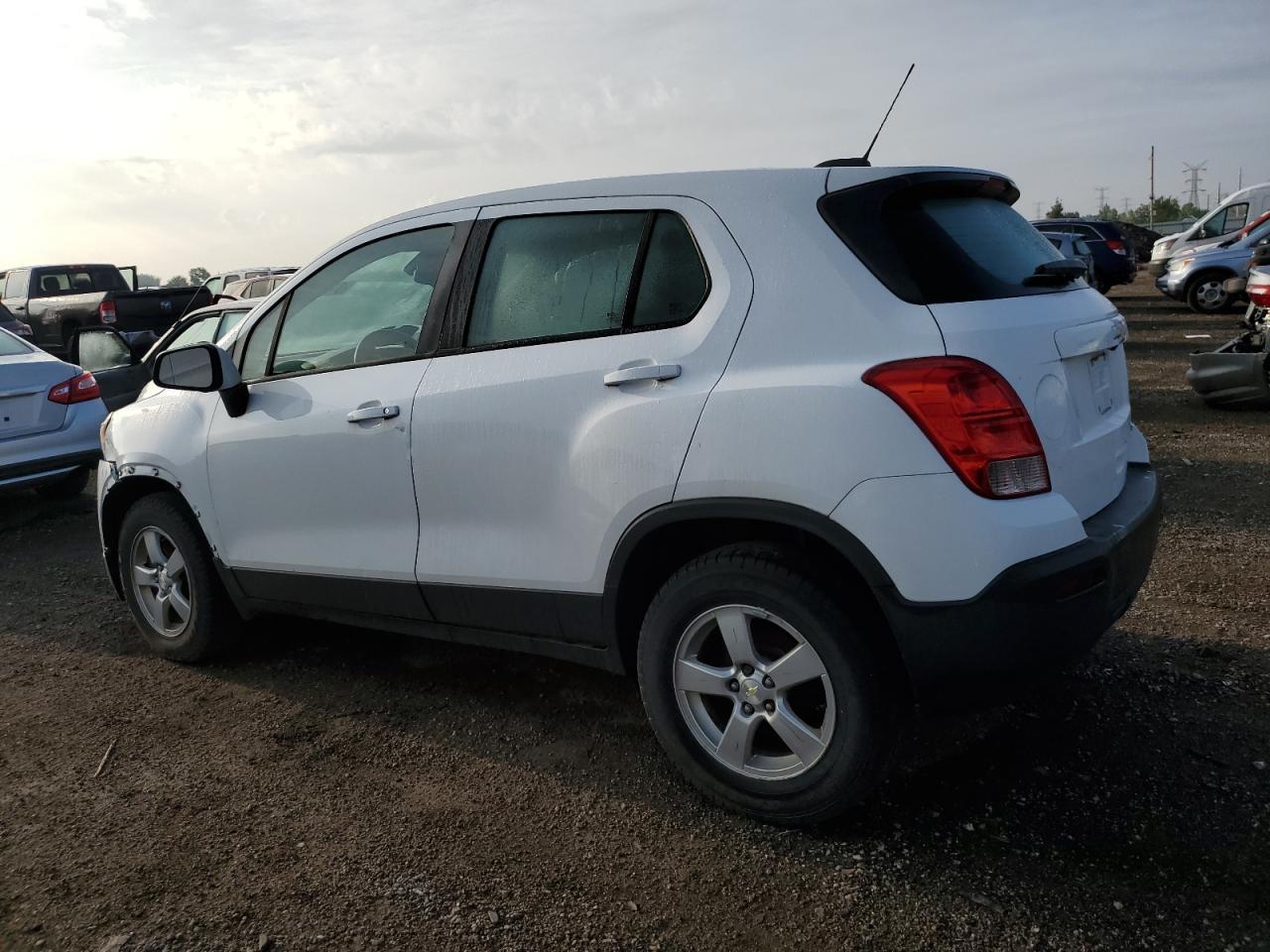 2015 Chevrolet Trax 1Ls - Фото 2