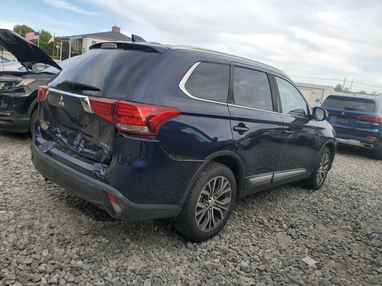 2017 Mitsubishi Outlander Se - Image 3