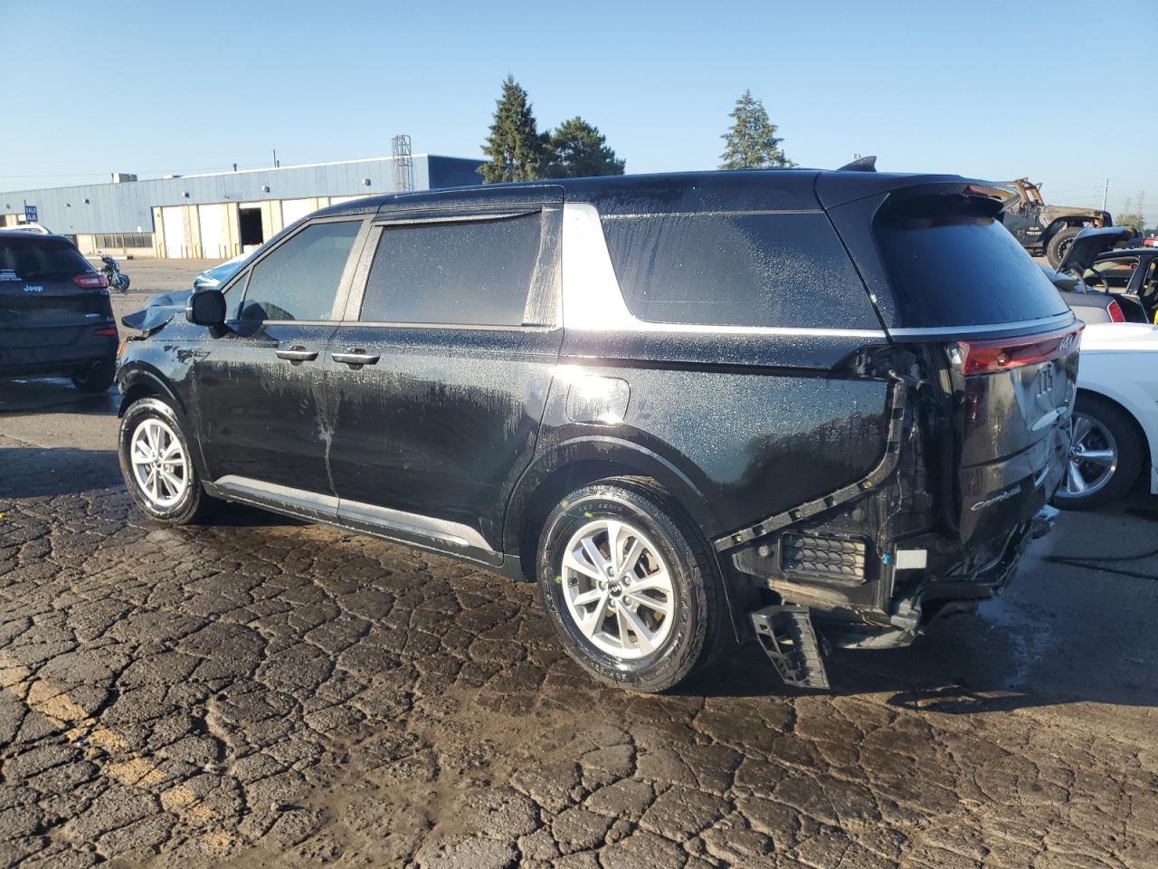 2022 Kia Carnival Lx - Фото 2