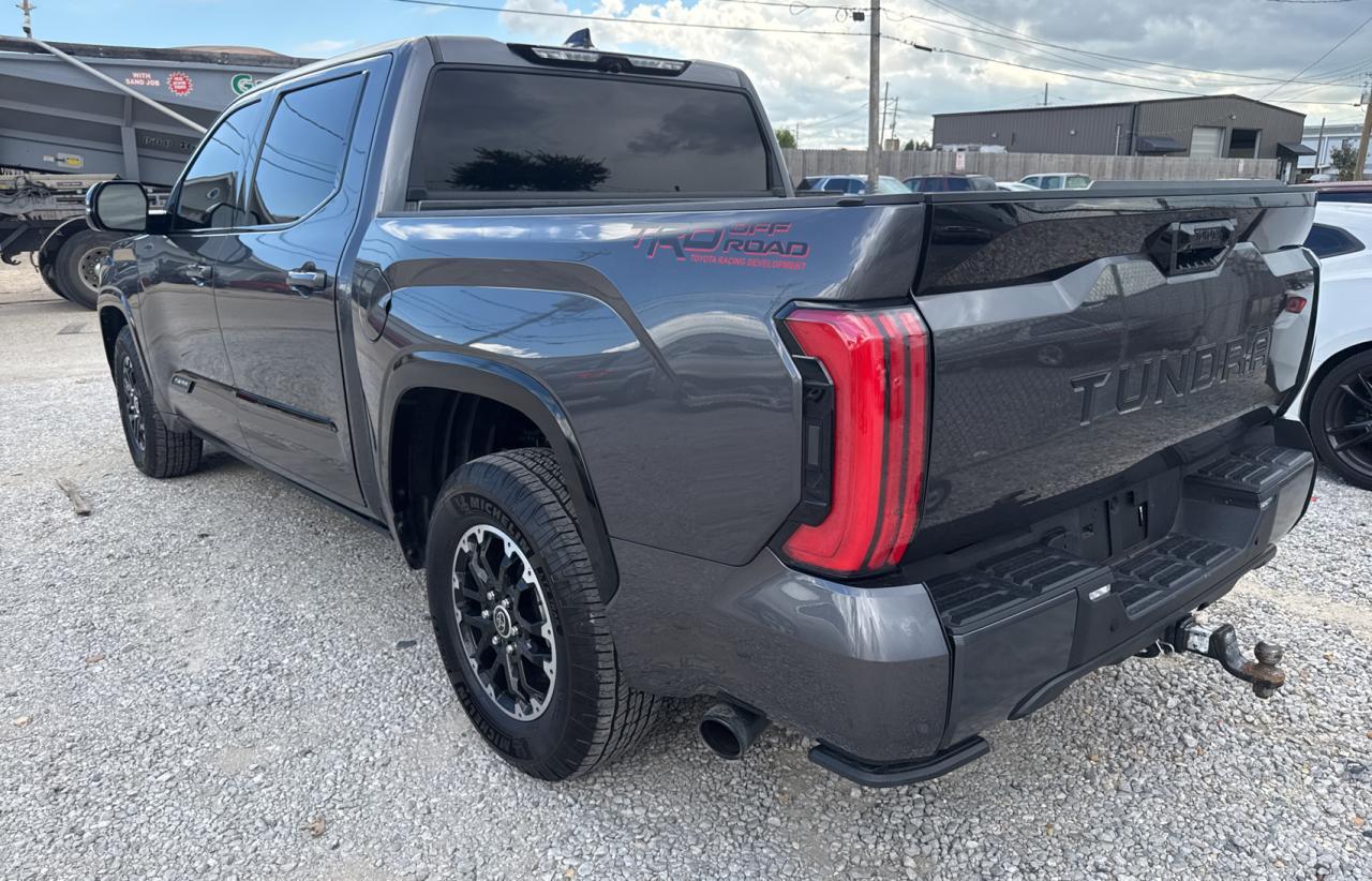 2023 Toyota Tundra Crewmax Platinum - Image 3