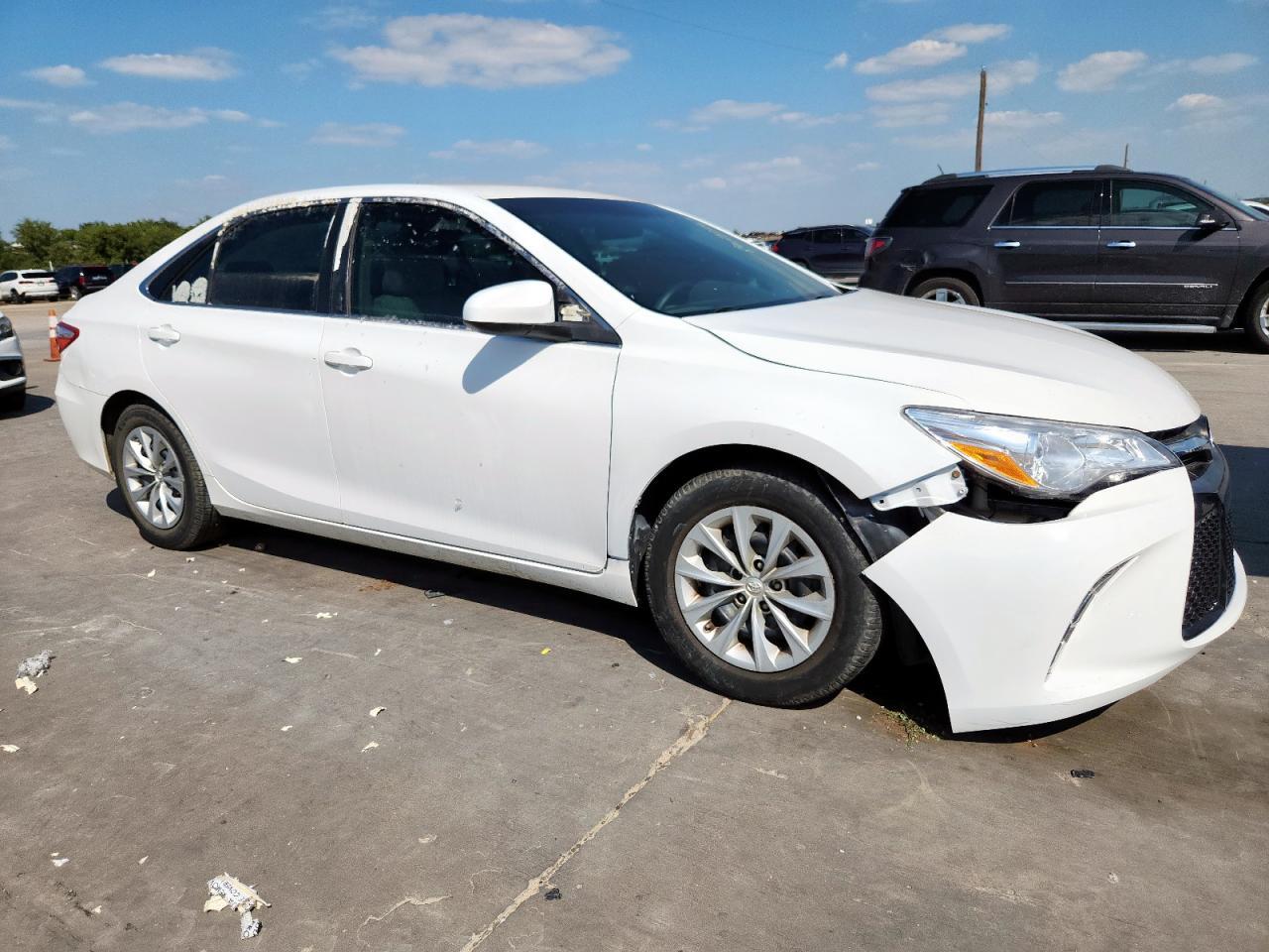 2017 Toyota Camry Le - Фото 4