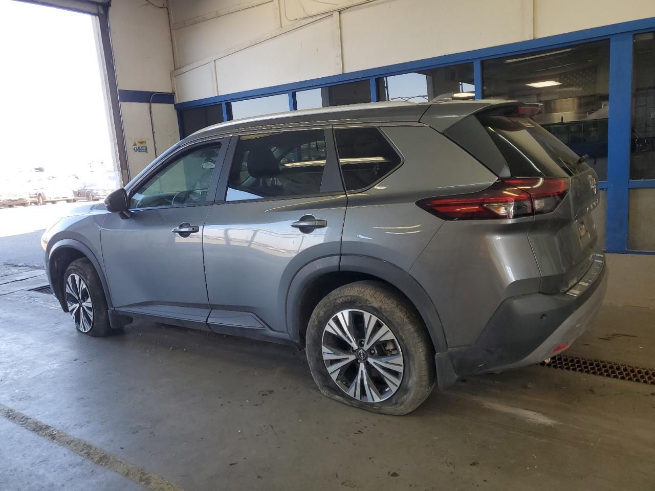 2023 Nissan Rogue Sv - Image 2