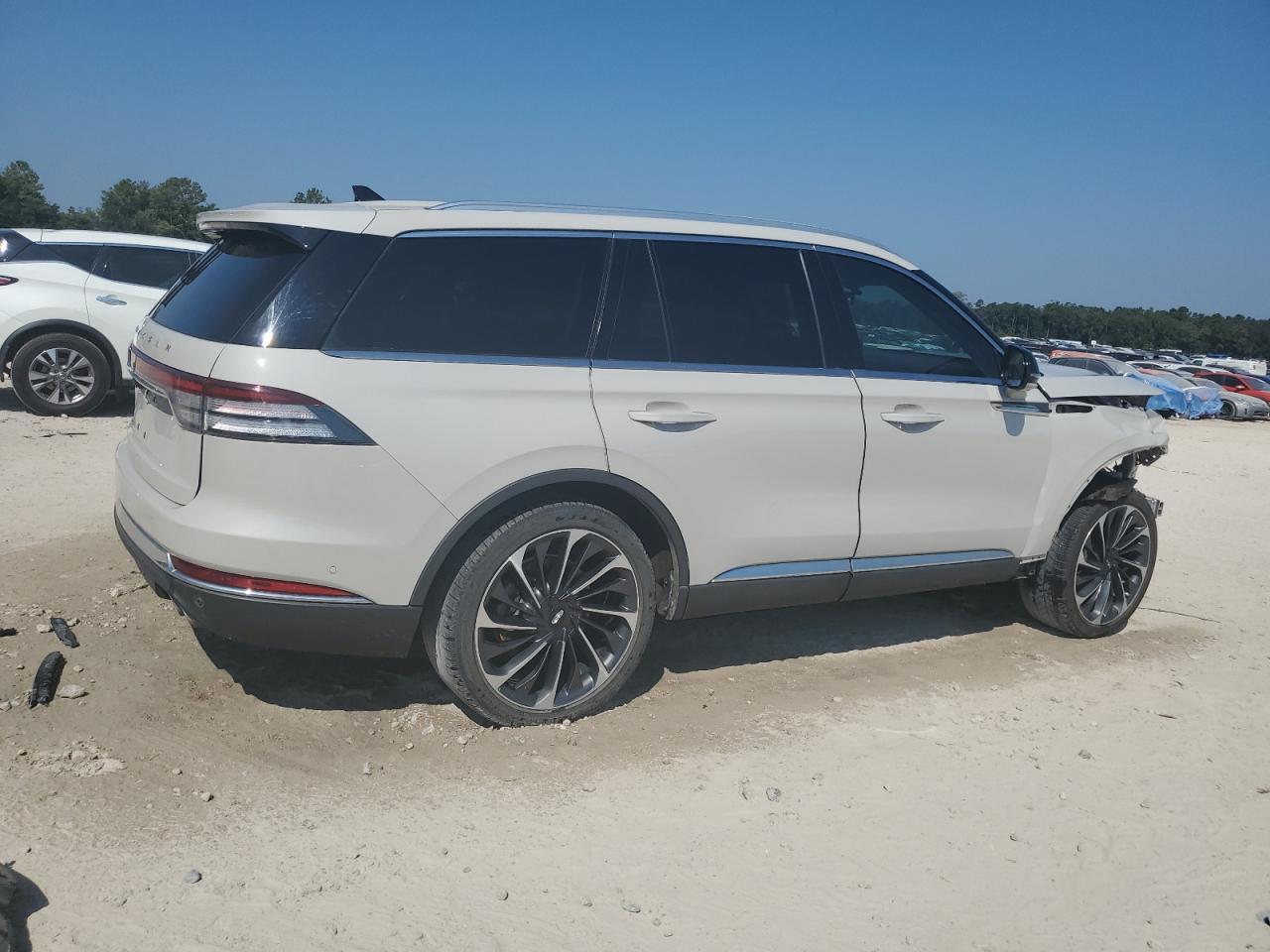 2023 Lincoln Aviator Reserve - Image 3