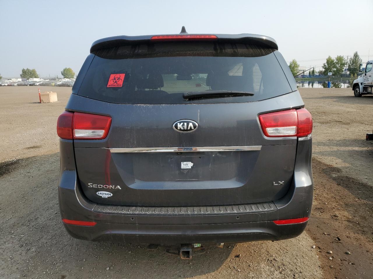 2017 Kia Sedona Lx - Фото 6