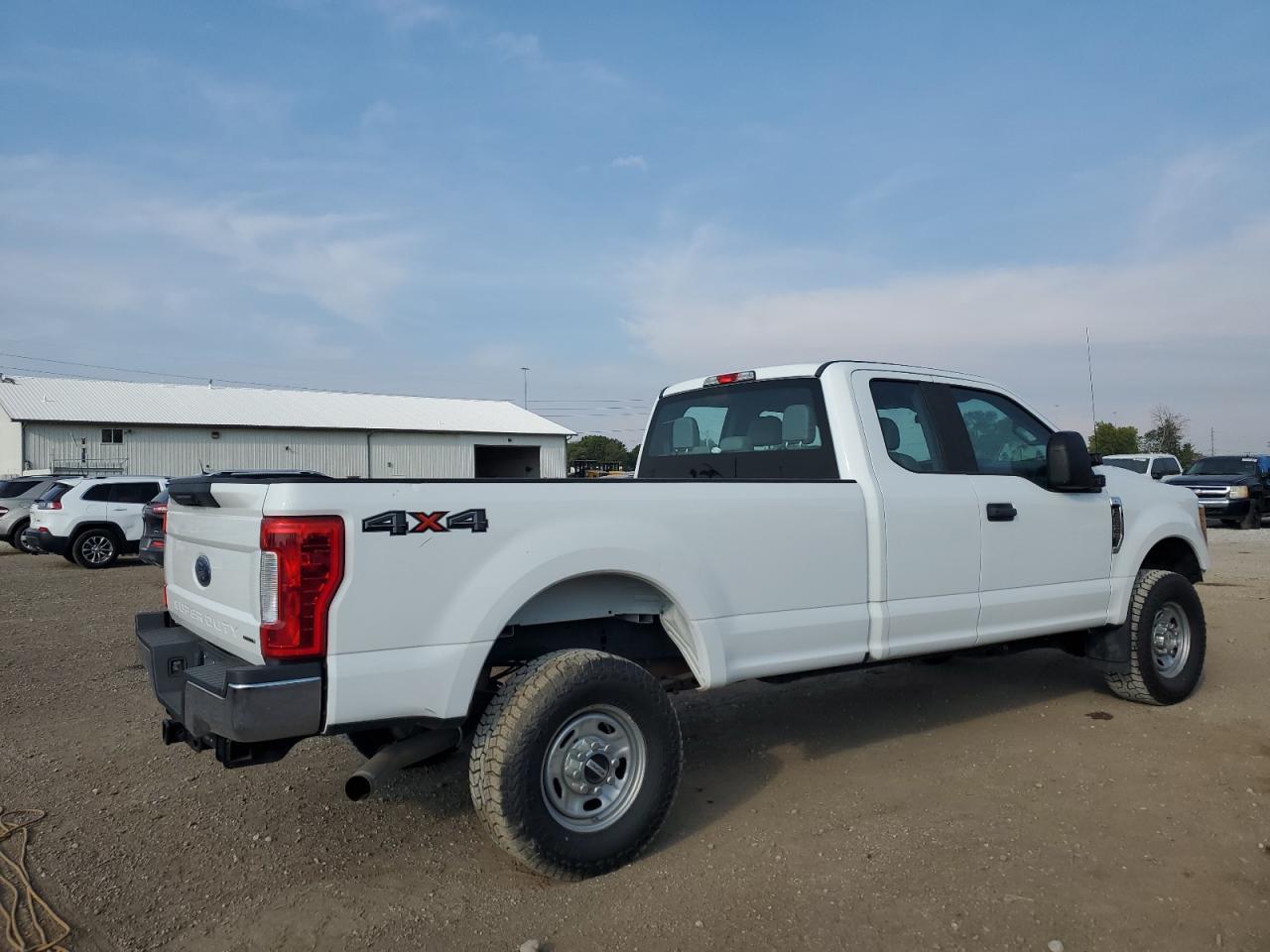 2017 Ford F250 Super Duty - Image 3