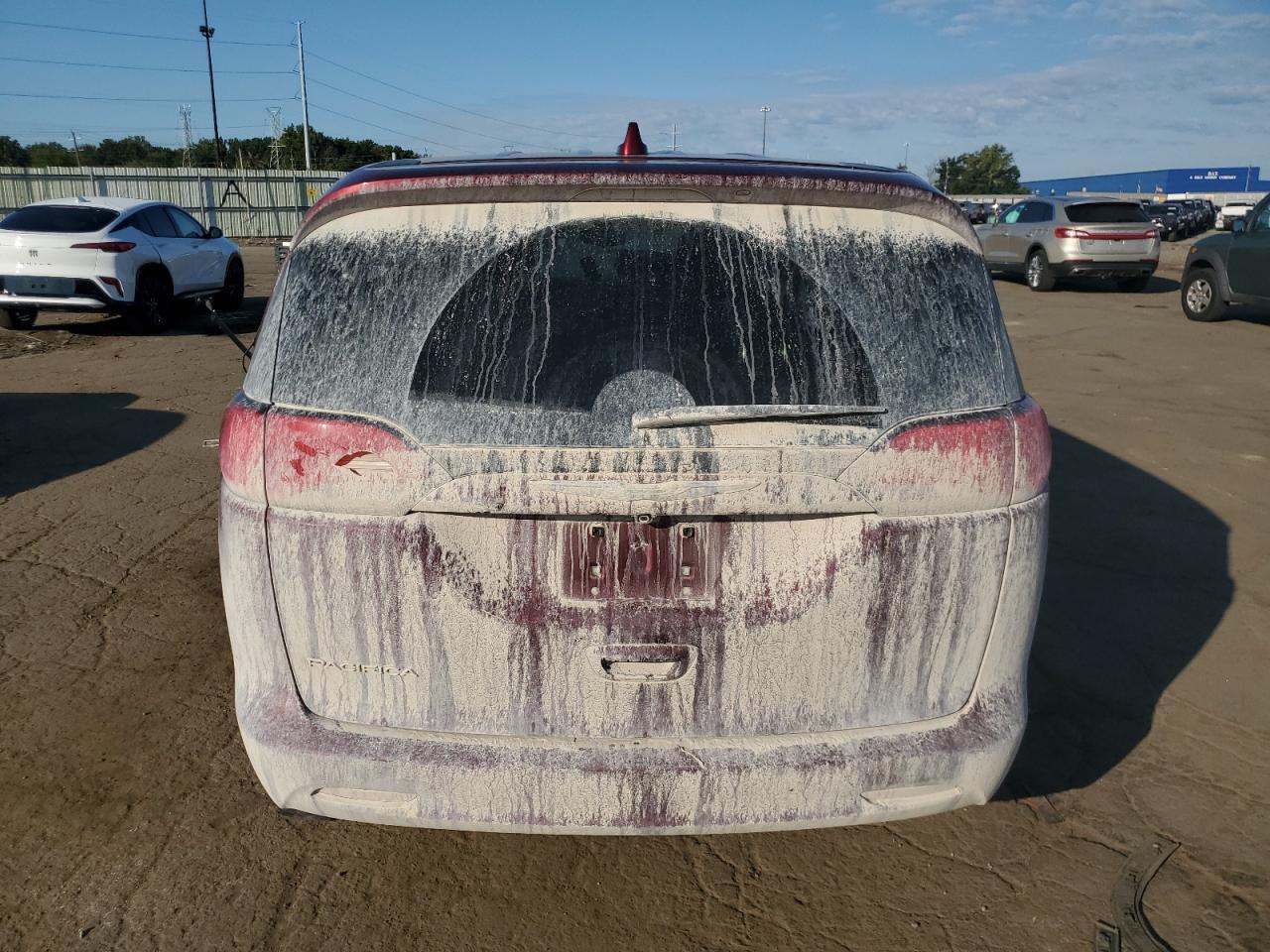 2017 Chrysler Pacifica Touring - Фото 6