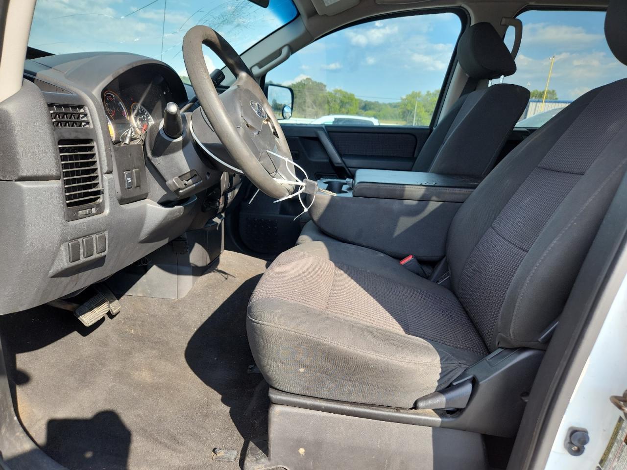 2012 Nissan Titan S - Фото 7