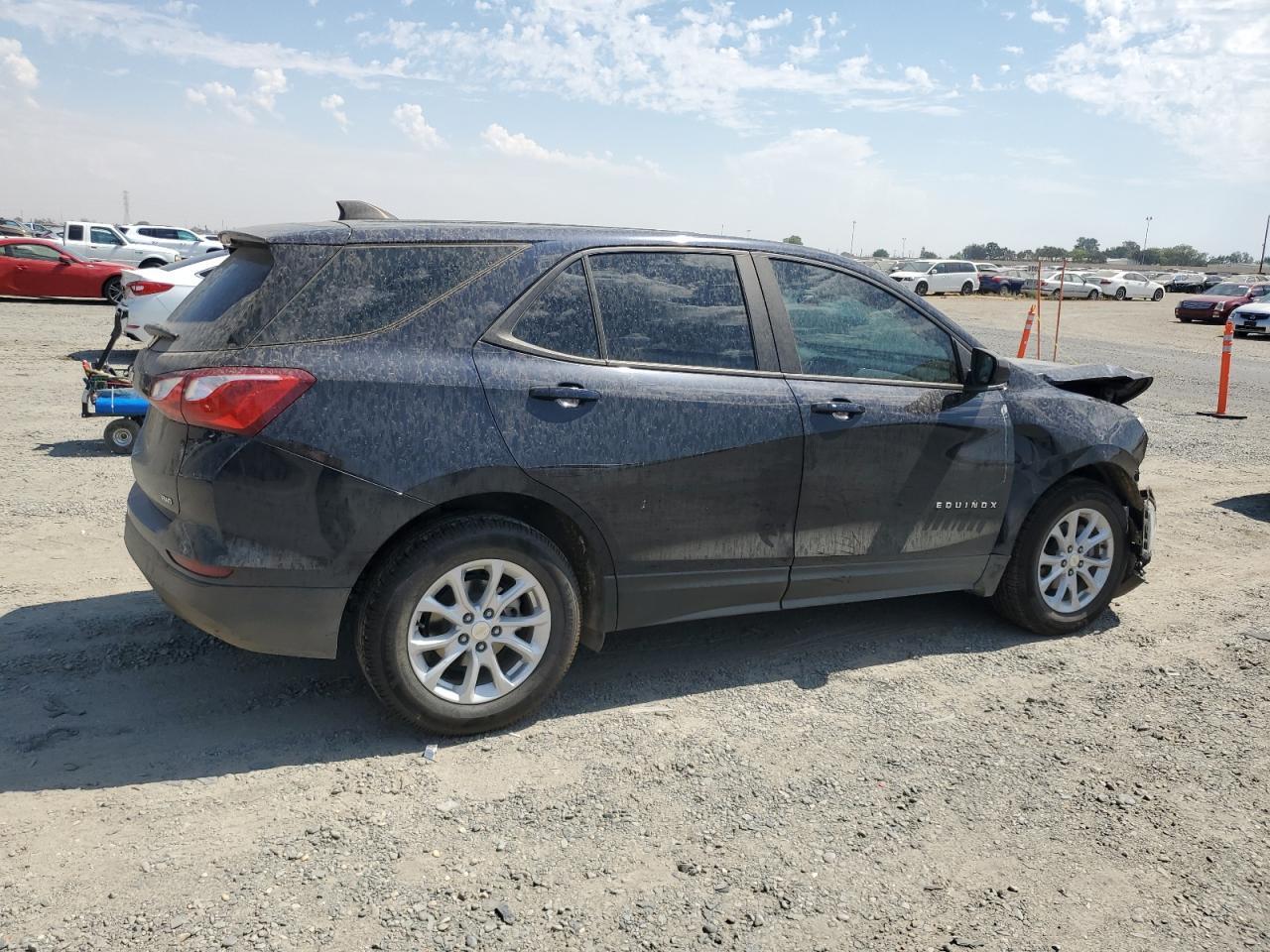 2021 Chevrolet Equinox Ls - Фото 3