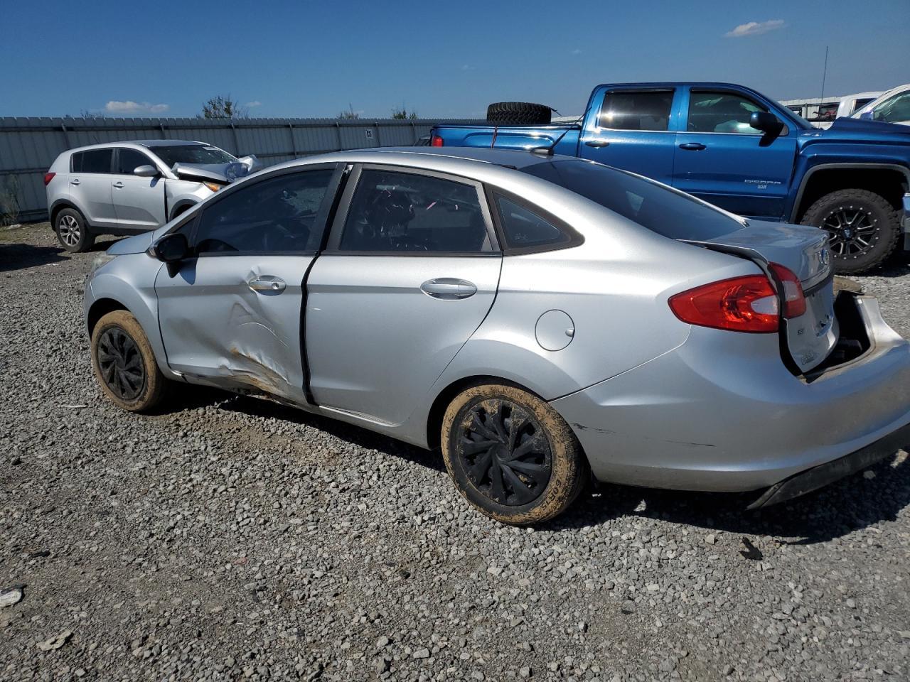 2013 Ford Fiesta Se - Image 2