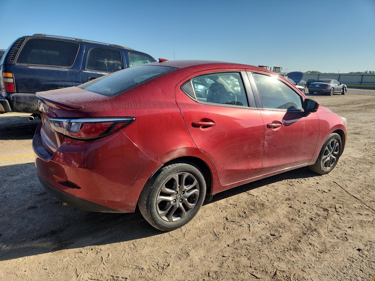 2019 Toyota Yaris L - Фото 3