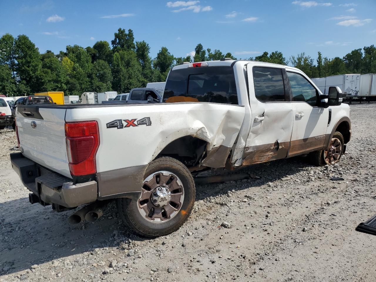 2022 Ford F350 Super Duty - Фото 3