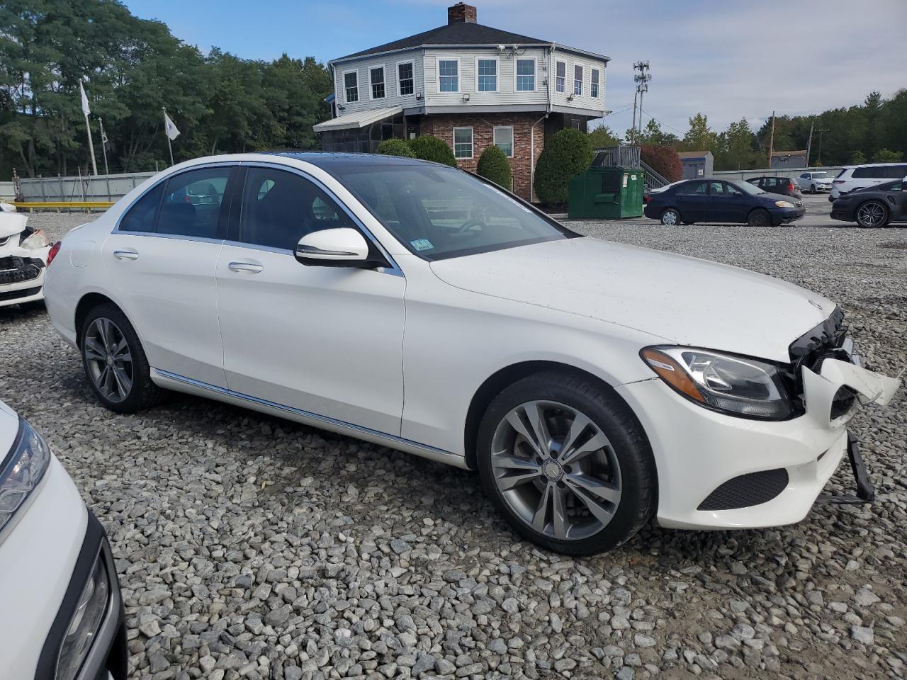 2018 Mercedes-Benz C 300 4Matic - Фото 4