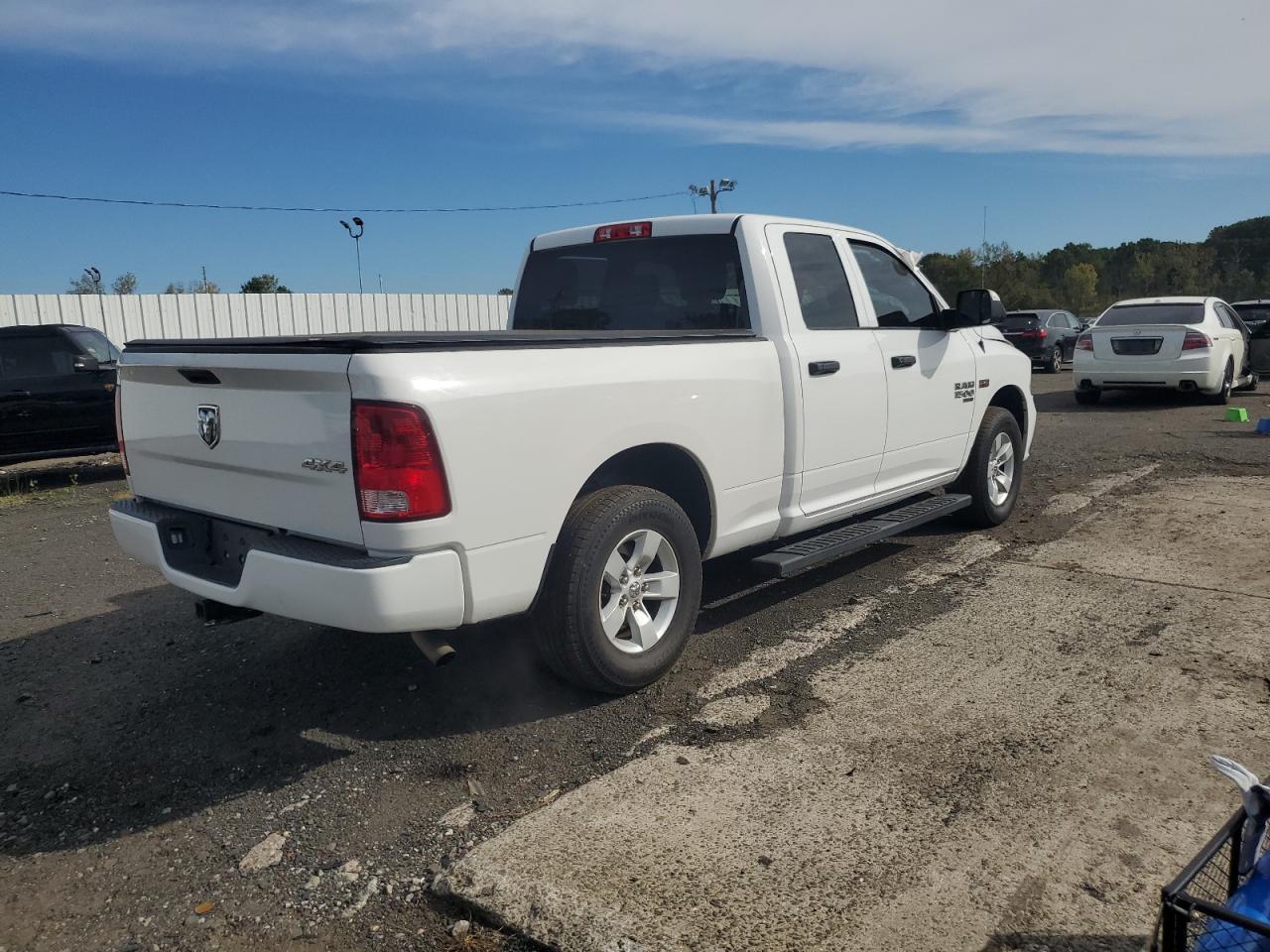 2020 Ram 1500 Classic Tradesman - Фото 3