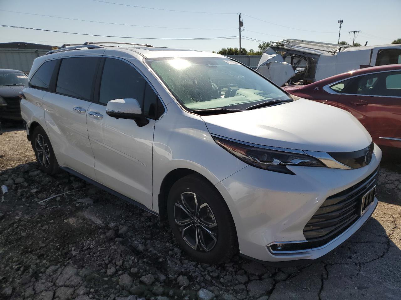 2025 Toyota Sienna Limited - Image 4