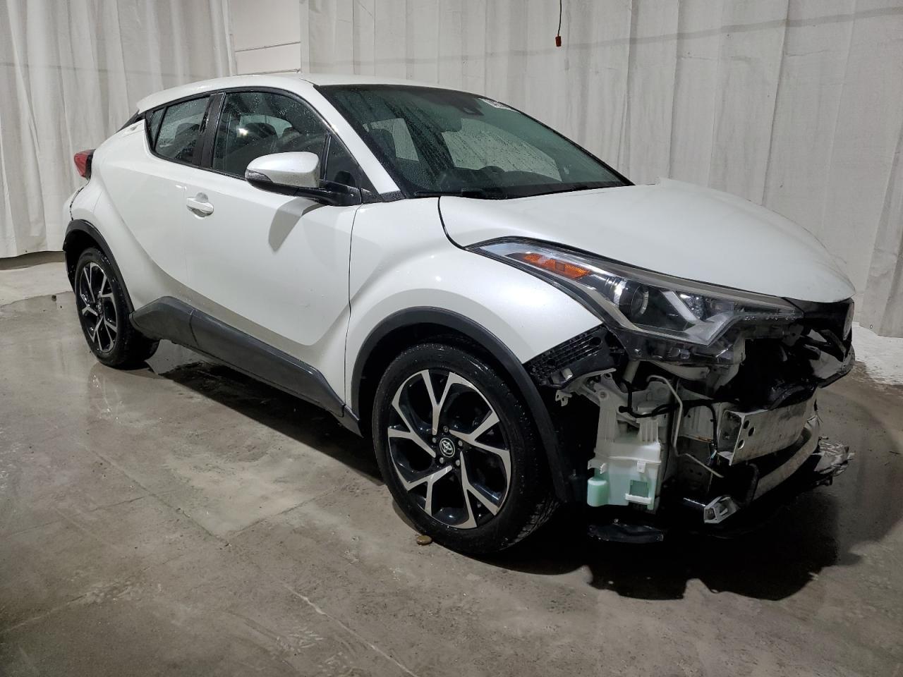 2018 Toyota C-Hr Xle Premium - Фото 4