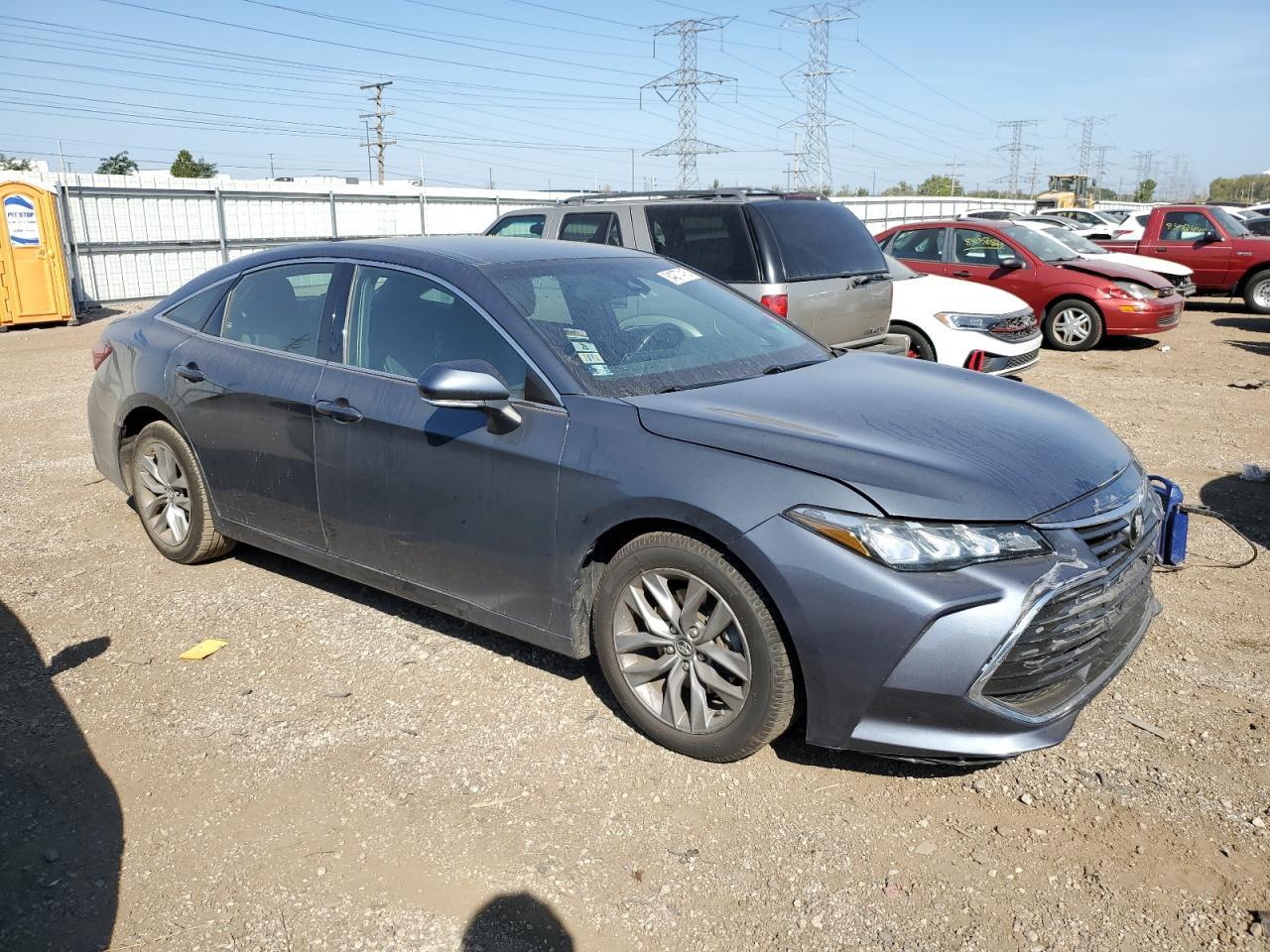 2019 Toyota Avalon Xle - Image 4