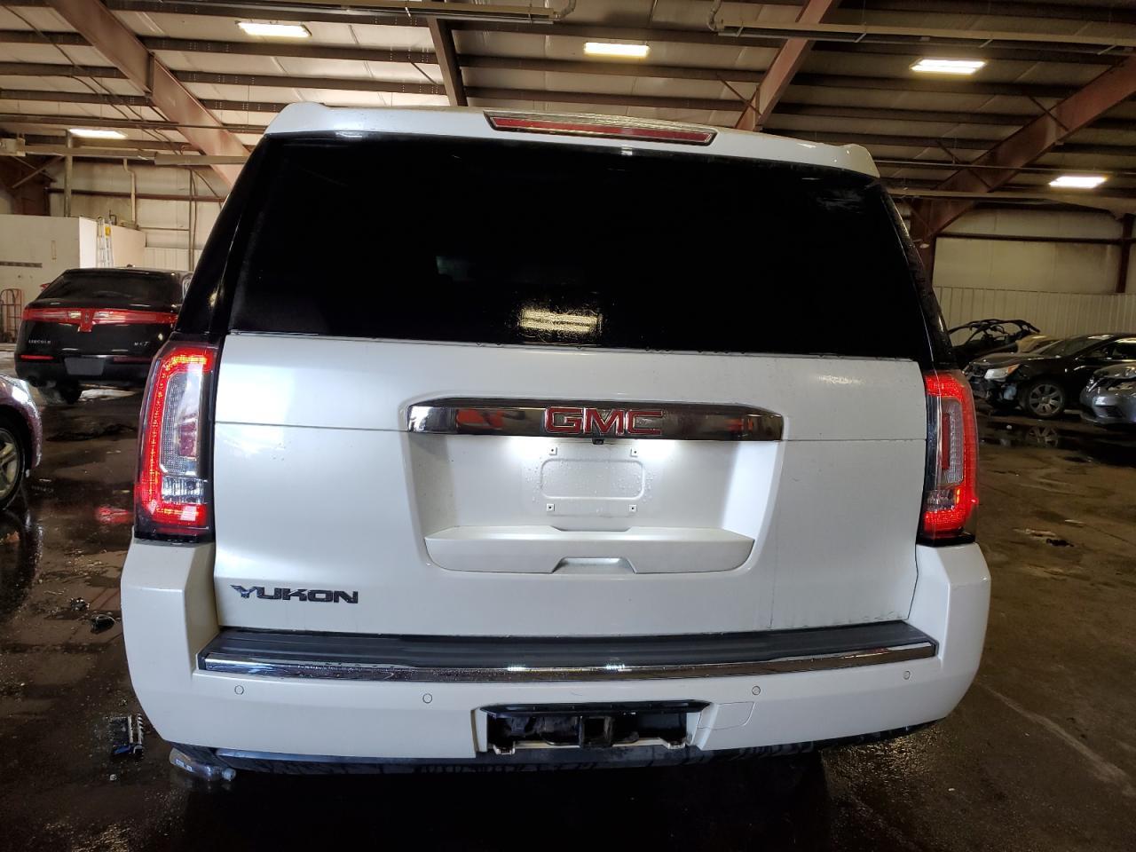 2015 GMC Yukon Denali - Фото 6