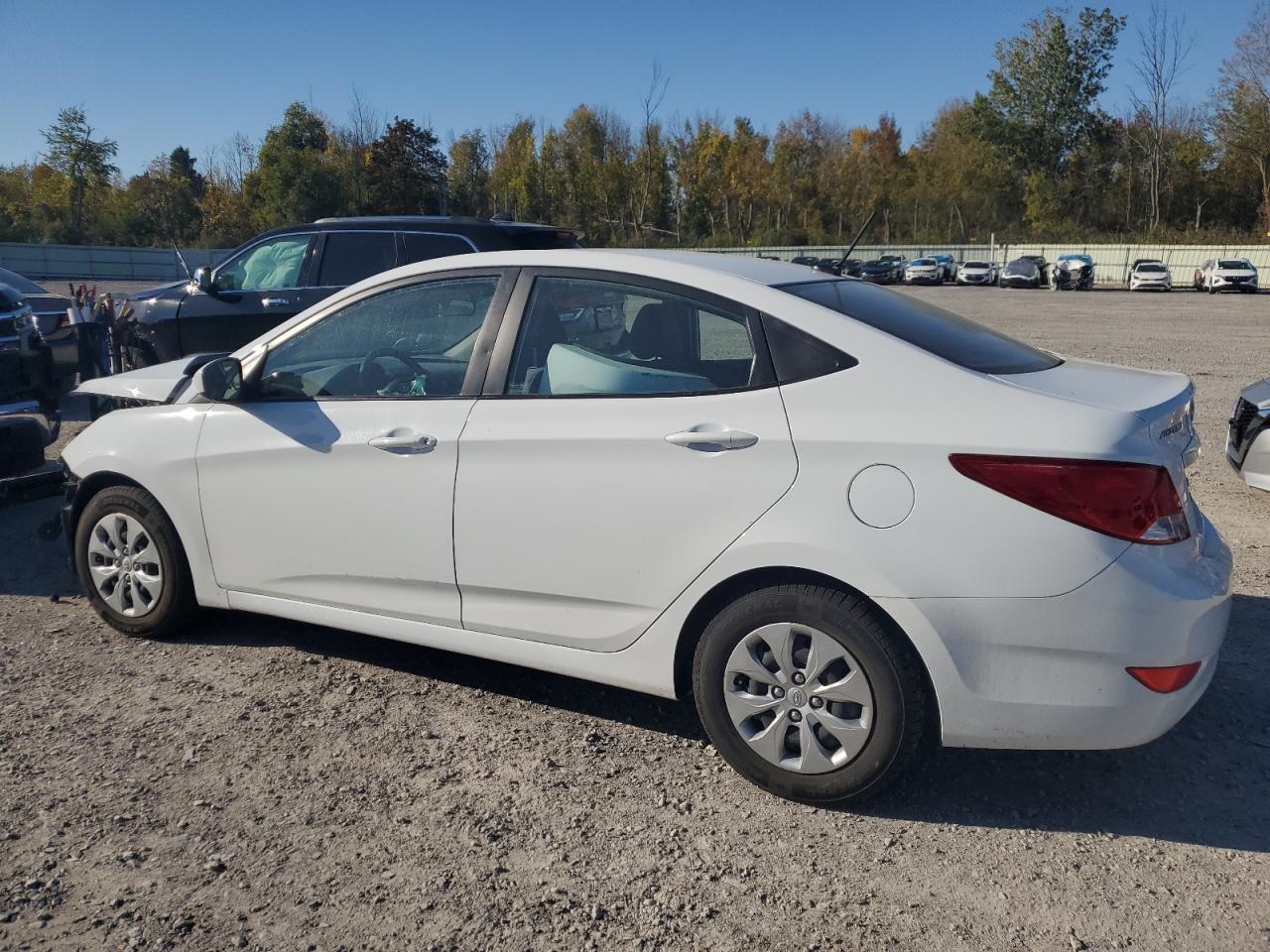 2017 Hyundai Accent Se - Фото 2