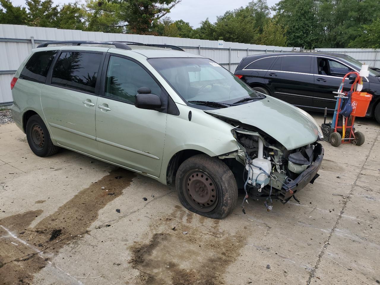 2009 Toyota Sienna Ce - Image 4