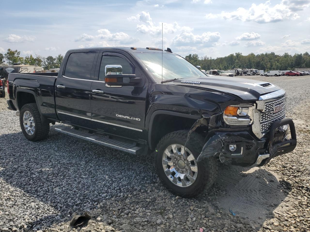 2018 GMC Sierra K2500 Denali - Image 4