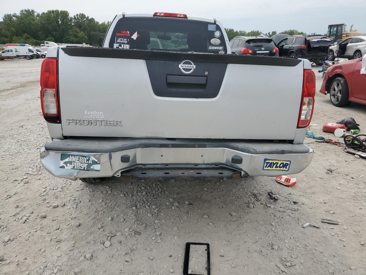 2013 Nissan Frontier S - Фото 6