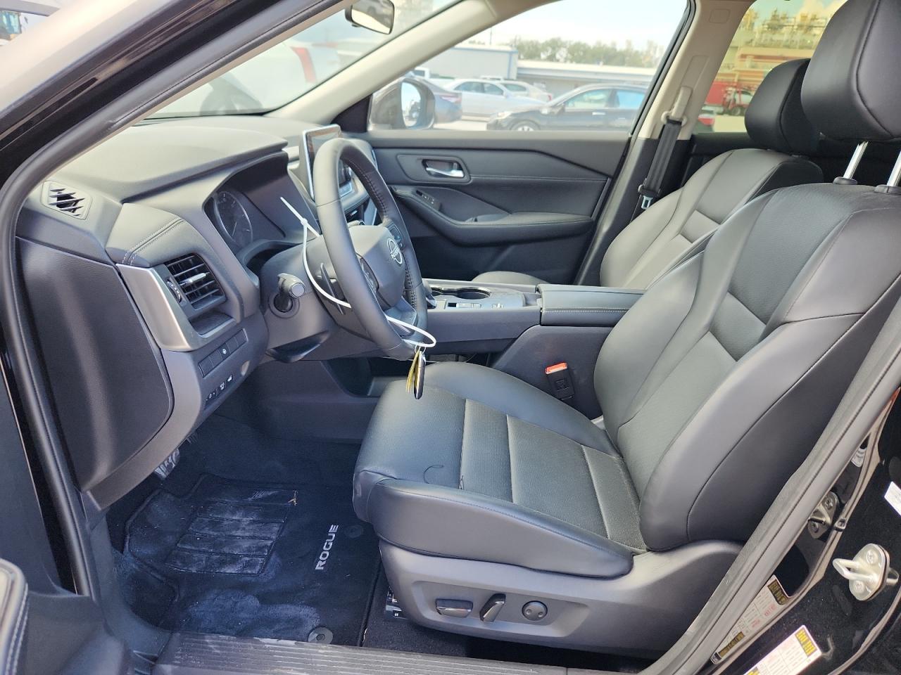 2025 Nissan Rogue Sv - Image 7