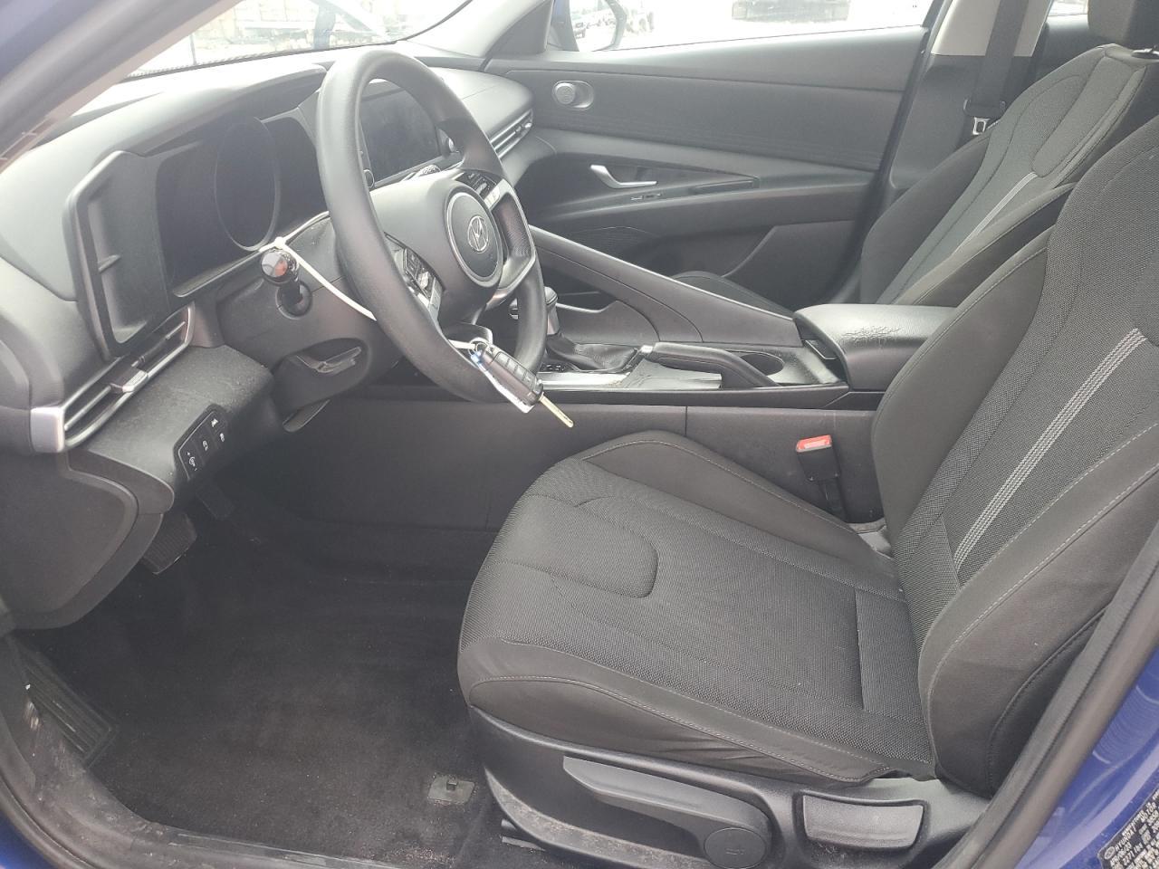 2023 Hyundai Elantra Se - Image 7