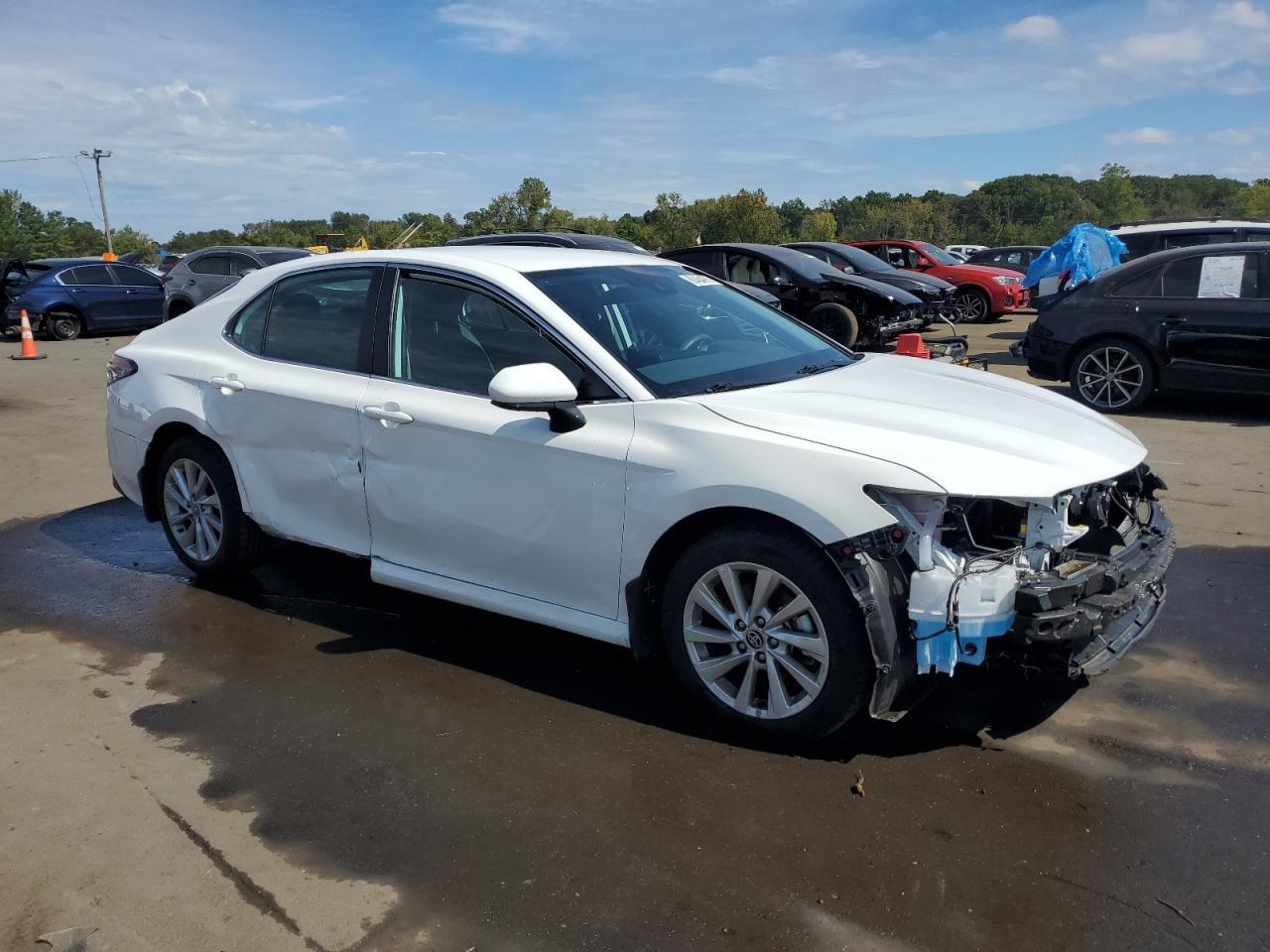 2024 Toyota Camry Le - Фото 4