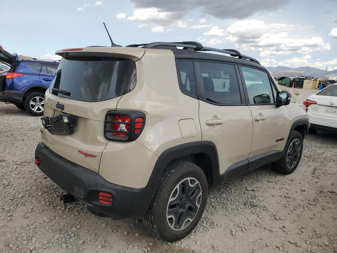 2015 Jeep Renegade Trailhawk - Фото 3