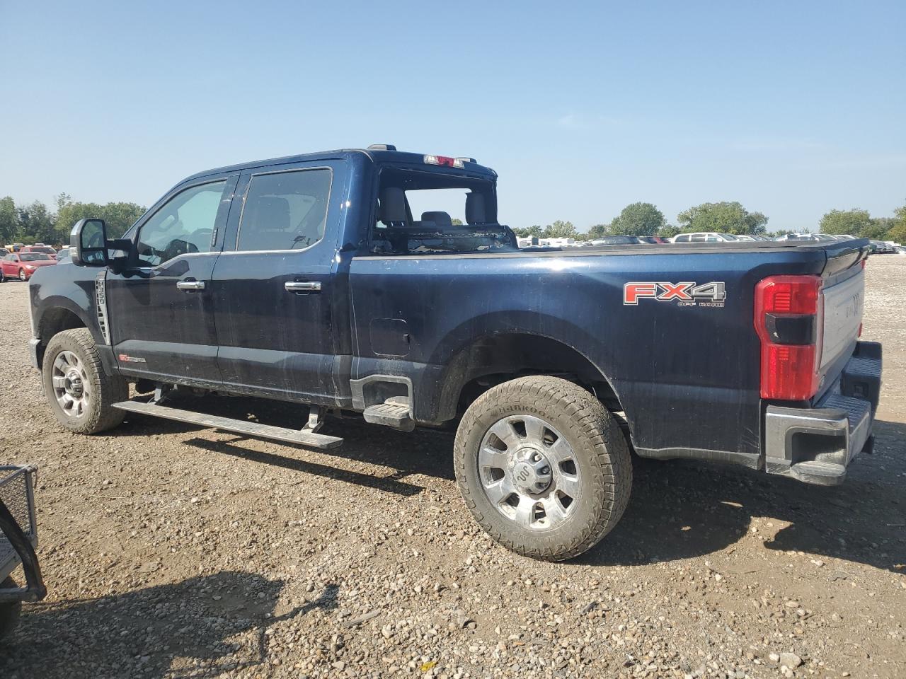 2023 Ford Super Duty F-350Crw - Фото 2