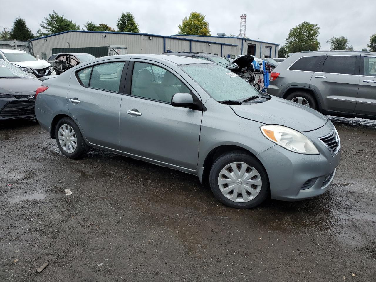 2013 Nissan Versa S - Image 4