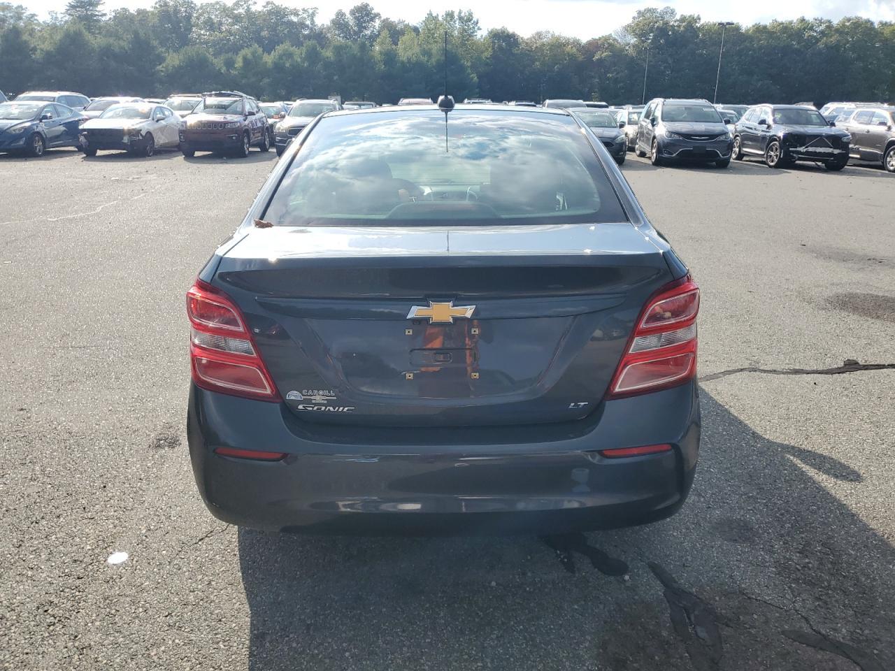 2018 Chevrolet Sonic Lt - Фото 6