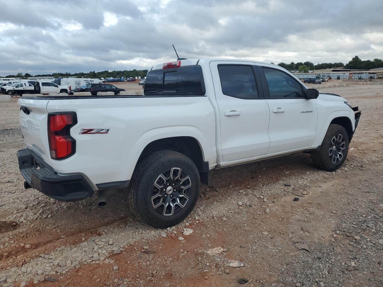 2023 Chevrolet Colorado Z71 - Фото 3