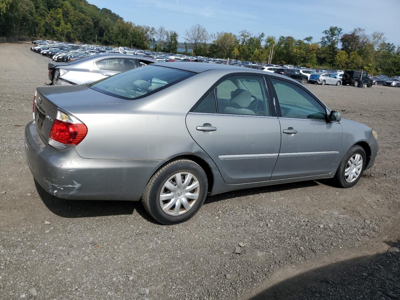 2005 Toyota Camry Le - Image 3