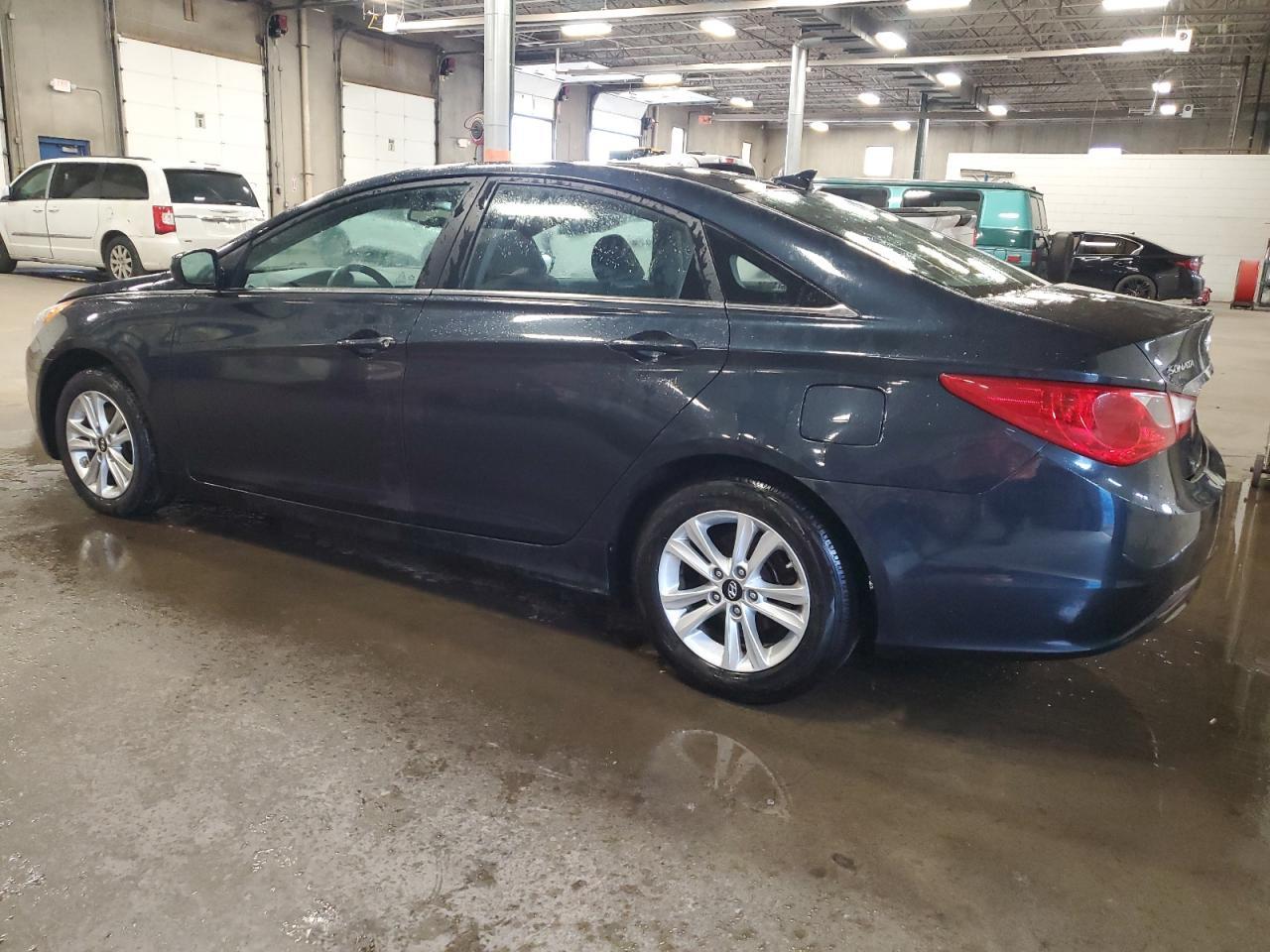 2013 Hyundai Sonata Gls - Image 2