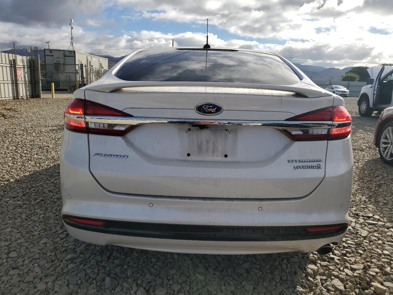 2018 Ford Fusion Titanium/Platinum Hev - Image 6