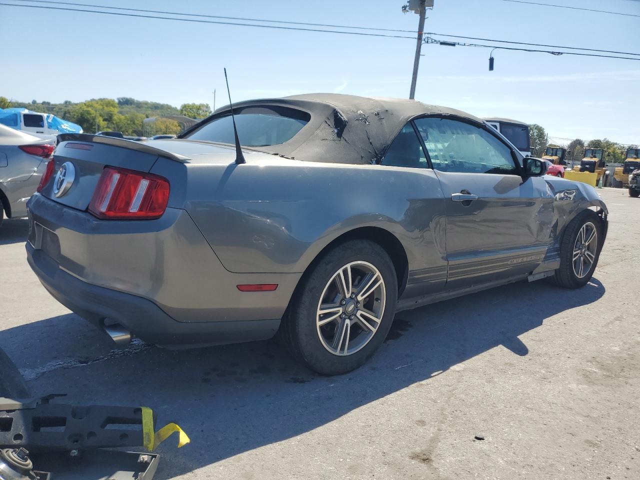 2011 Ford Mustang - Image 3