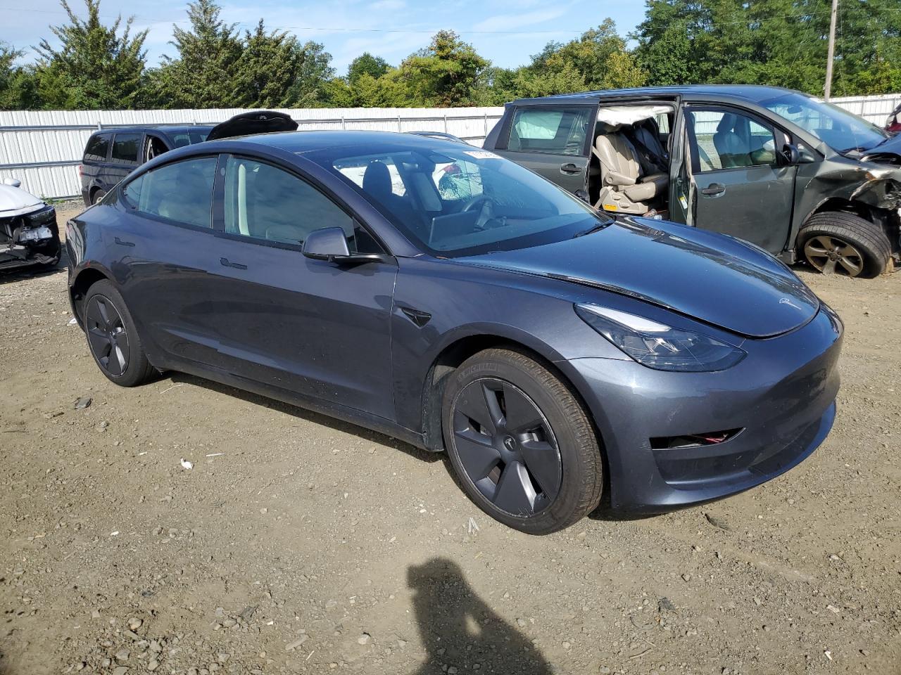 2023 Tesla Model 3 - Фото 4