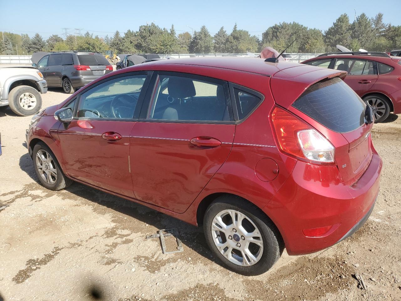 2014 Ford Fiesta Se - Фото 2
