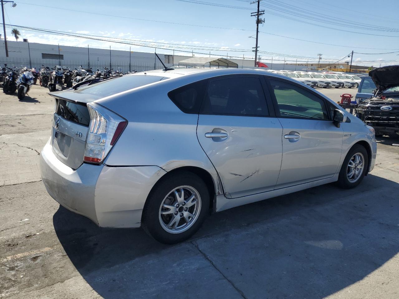 2011 Toyota Prius - Image 3
