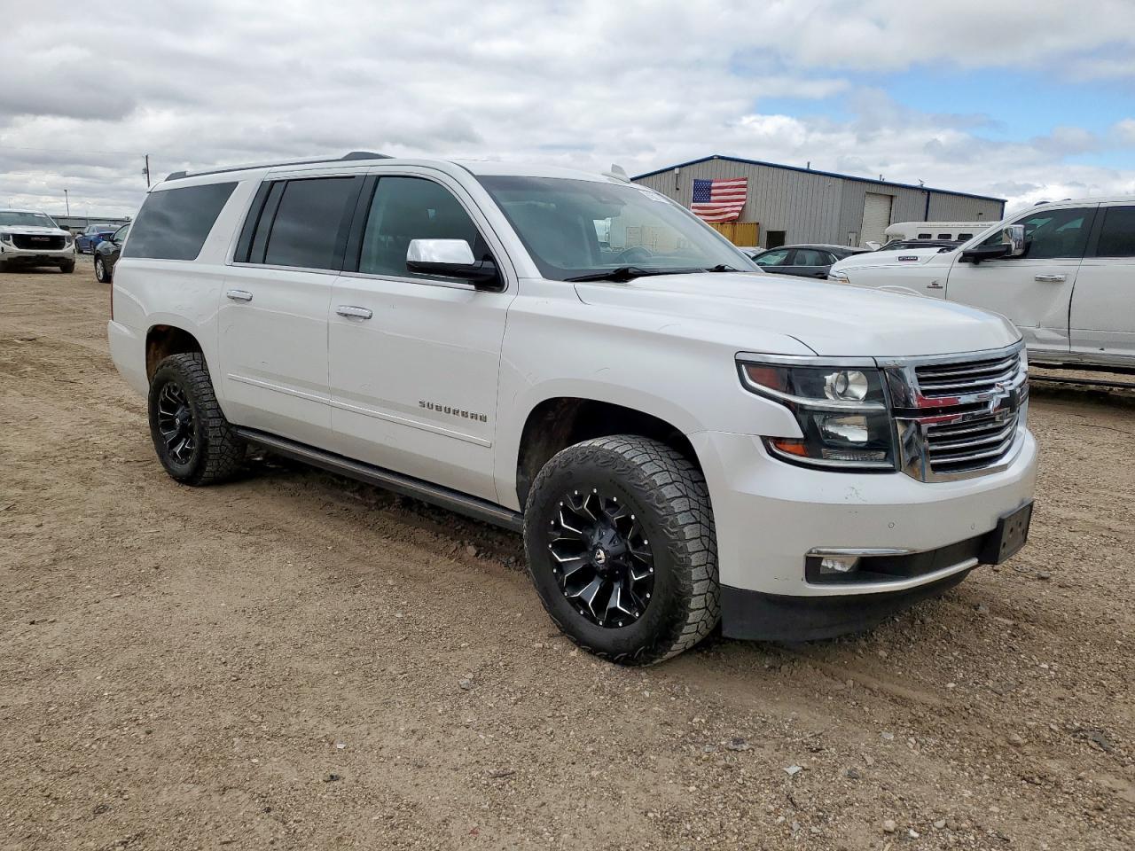 2017 Chevrolet Suburban K1500 Premier - Image 4