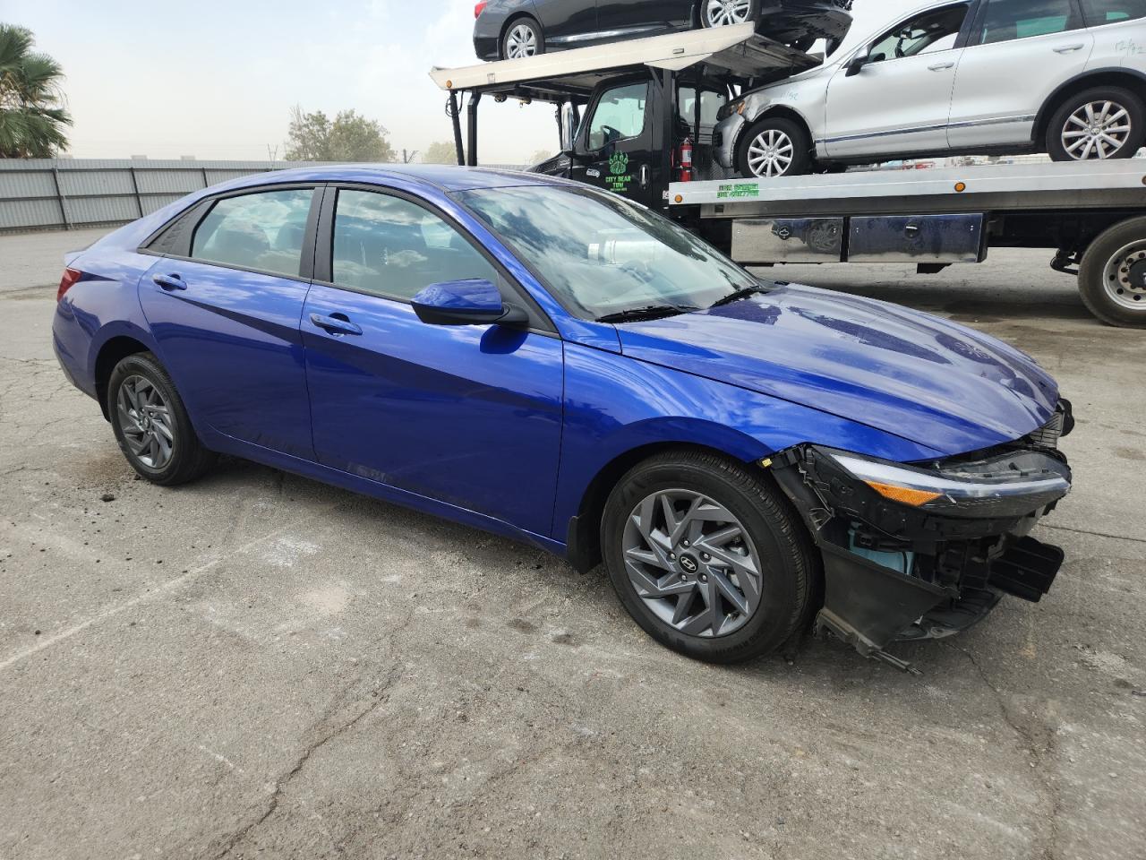2025 Hyundai Elantra Blue - Фото 4